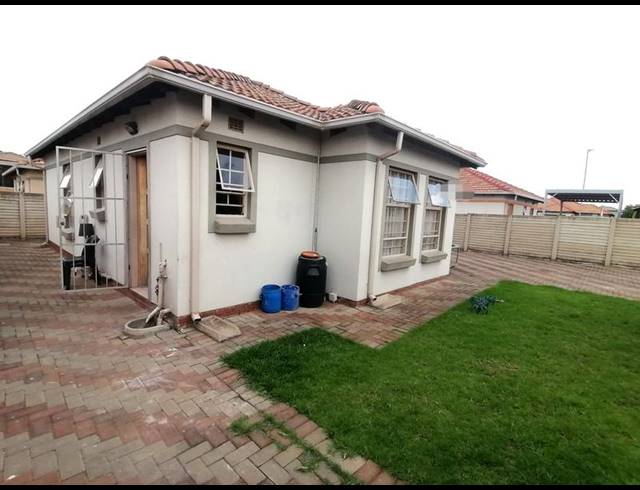 3 BEDROOM HOUSE FOR SALE IN ANDEON